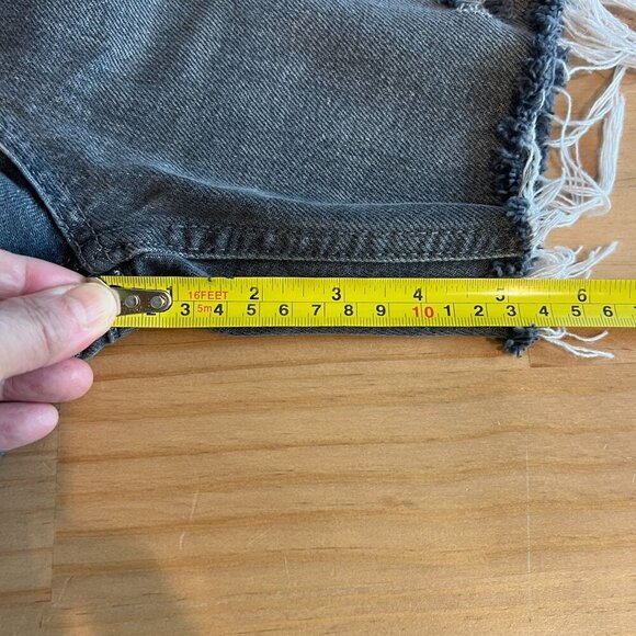Zara Womens Boyfriend Jean Short Sz 4US Gray Distressed Destructed - Picture 9 of 10